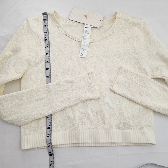 Fabletics River Seamless Long Sleeve Top - Picture 8 of 8